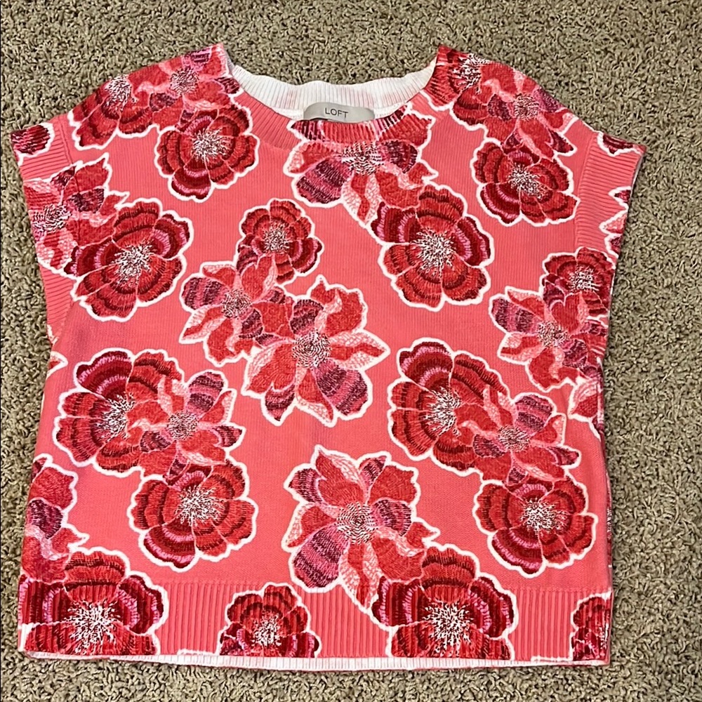 LOFT Pink and Red Floral Short Sleeve sweater